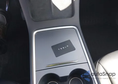 2023 Tesla Model Y Awd/Long Range Dual Motor All-Wheel Drive z USA, uszkodzony, nr VIN 7SAYGDEE8PF596824